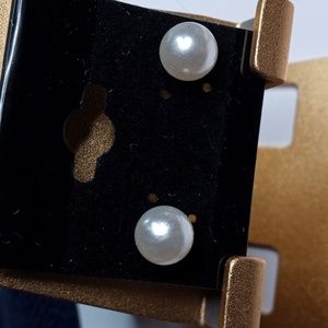 Pearl earrings. $5 or 5 for $20